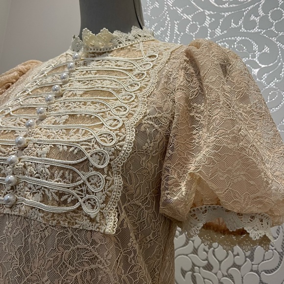 Vintage | Pearl & Embroidery Detailed Chest Cream Lace Blouse - Picture 10 of 13